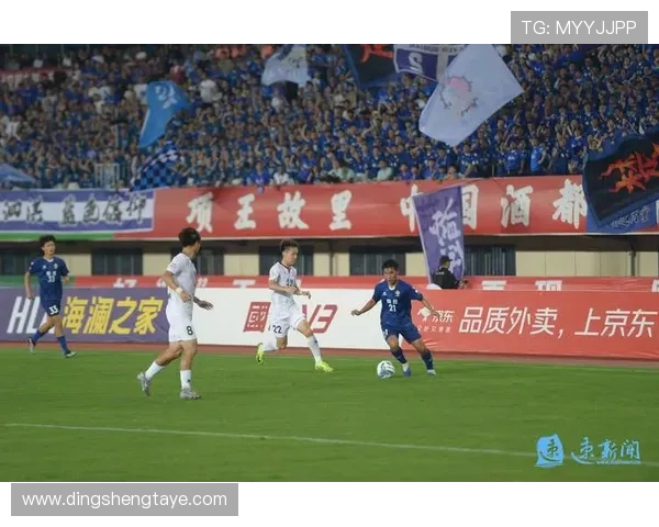 绿茵荣耀燃动青春激情世界足球盛宴闪耀赛场风云再起 绿茵荣耀燃动青春激情世界足球盛宴闪耀赛场风云再起