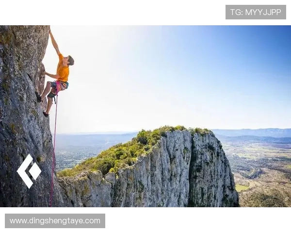 攀岩精神与团队协作：探秘北京攀岩队的成功之道与挑战