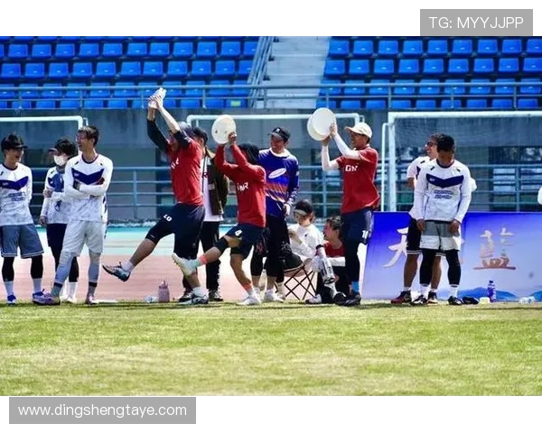 杭州飞盘队在马拉松大满贯积分榜中以72分高居榜首展现强劲实力