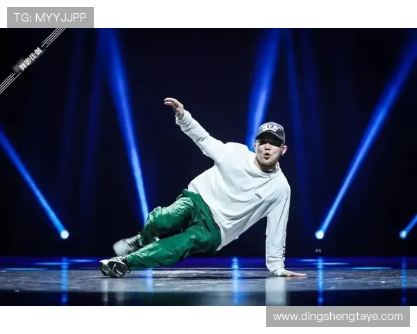 西安街舞队灵活性深度对比与分析探讨舞蹈风格与表现力 西安街舞队灵活性深度对比与分析探讨舞蹈风格与表现力