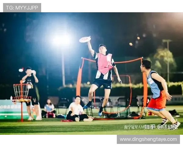 重庆飞盘队在极限运动嘉年华中的速度表现精彩点评与分析