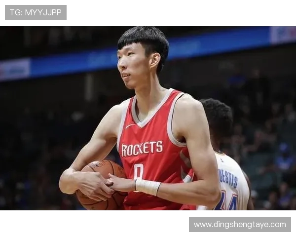 周琦在国际篮球舞台上的崛起与挑战：从青涩新星到顶尖球员的成长之路